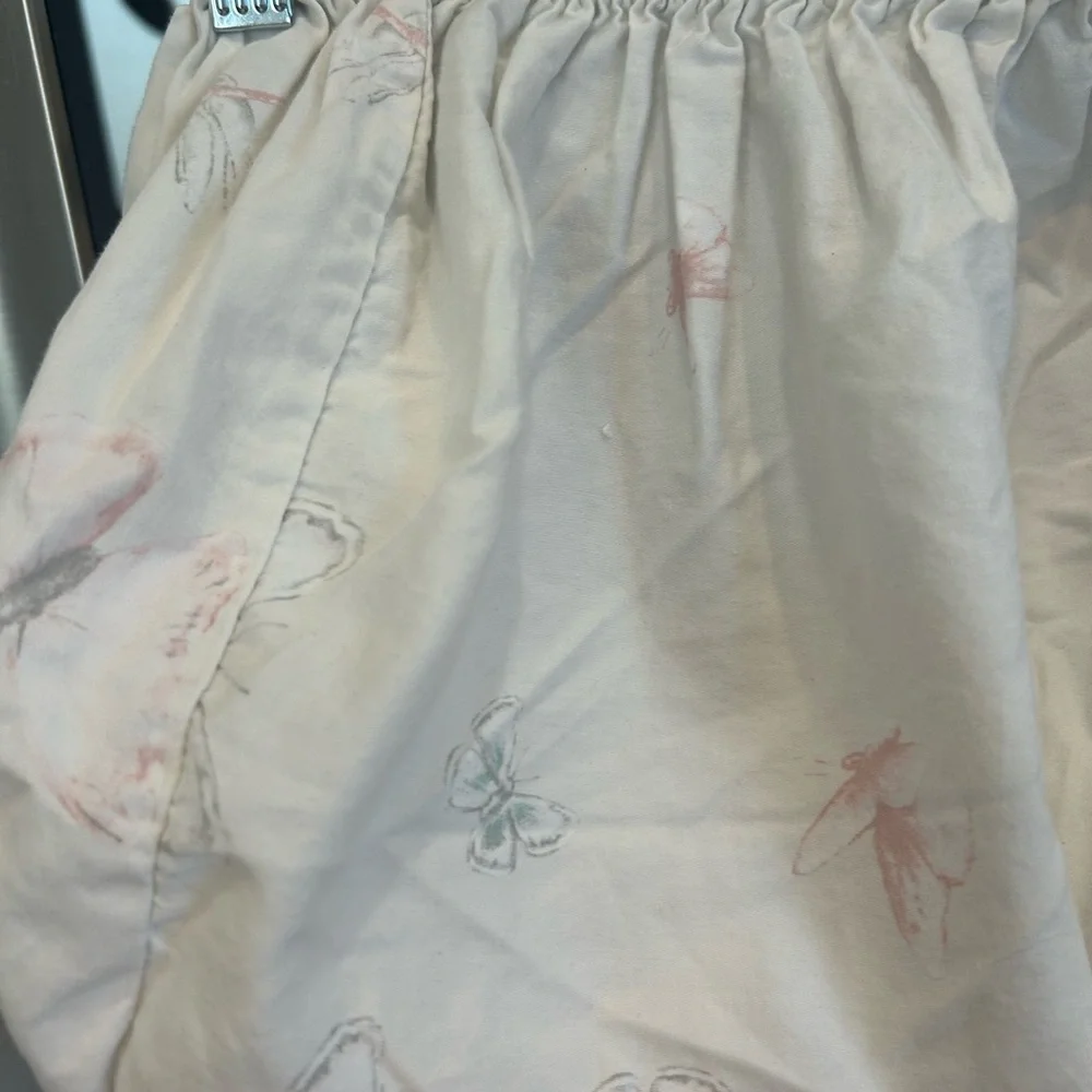 Monique Lhuillier X Pottery Barn Kids crib Sheet with butterflies, GUC
